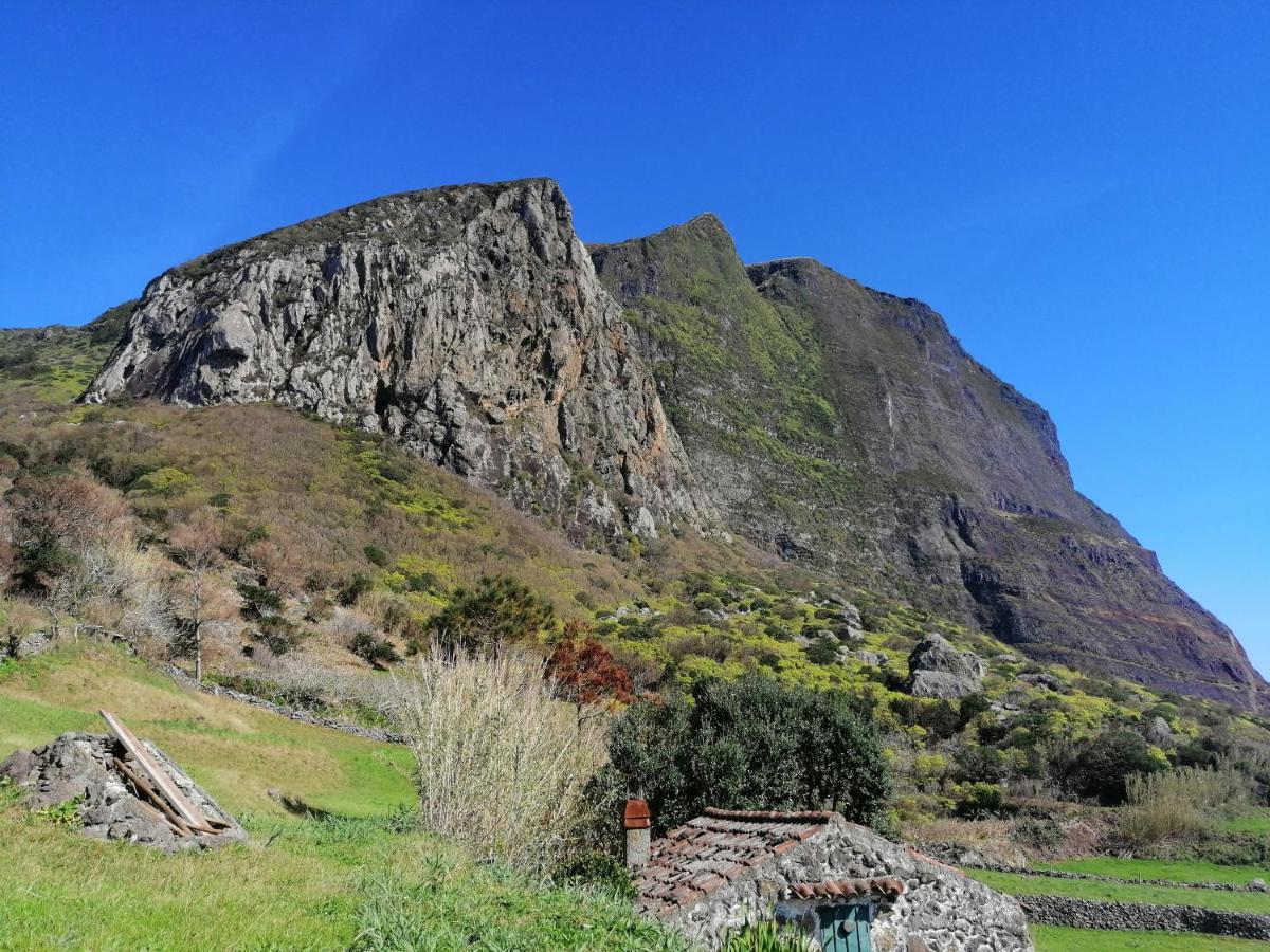 A Casa Do Ti Mendonca Villa Lajes das Flores Dış mekan fotoğraf
